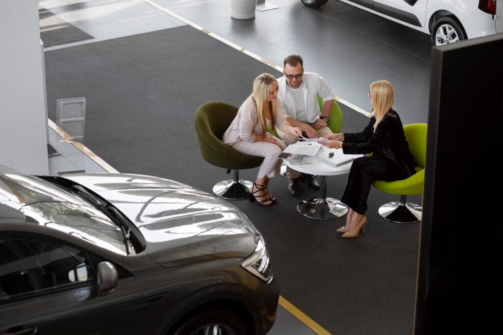 happy customers car dealership Oto Galeri Nasıl Açılır?