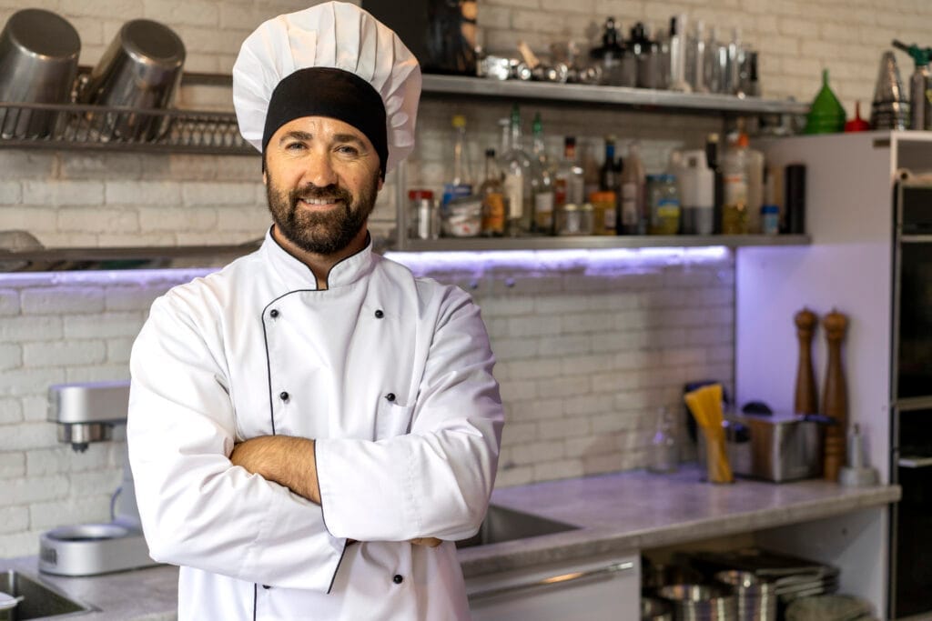 portrait male chef kitchen Butik Pastane Açmak İçin Ustalık Belgesi