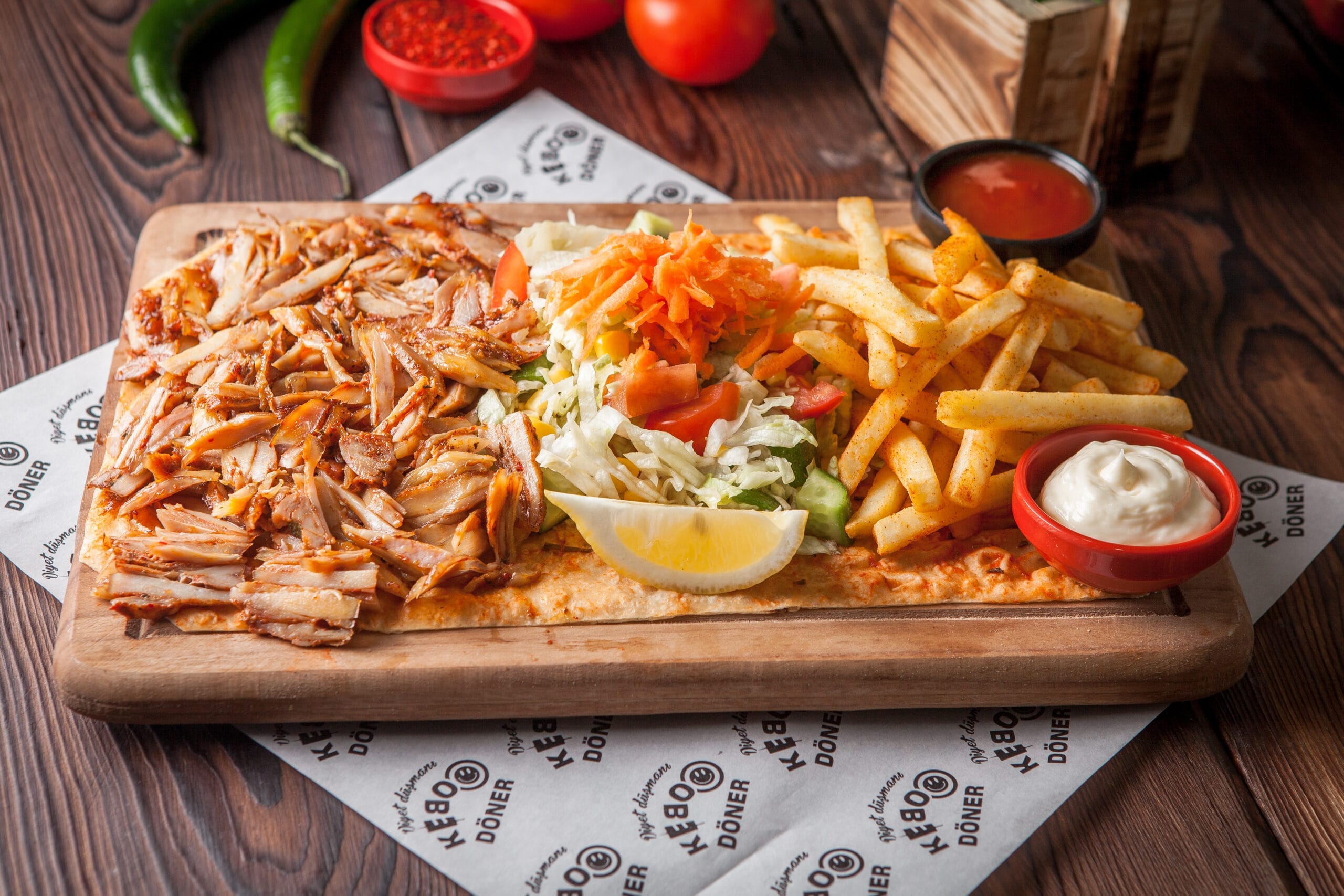 side view fried chicken pieces with lemon french fries sauce wood plate scaled Kantincilik Belgesi Nasıl Alınır