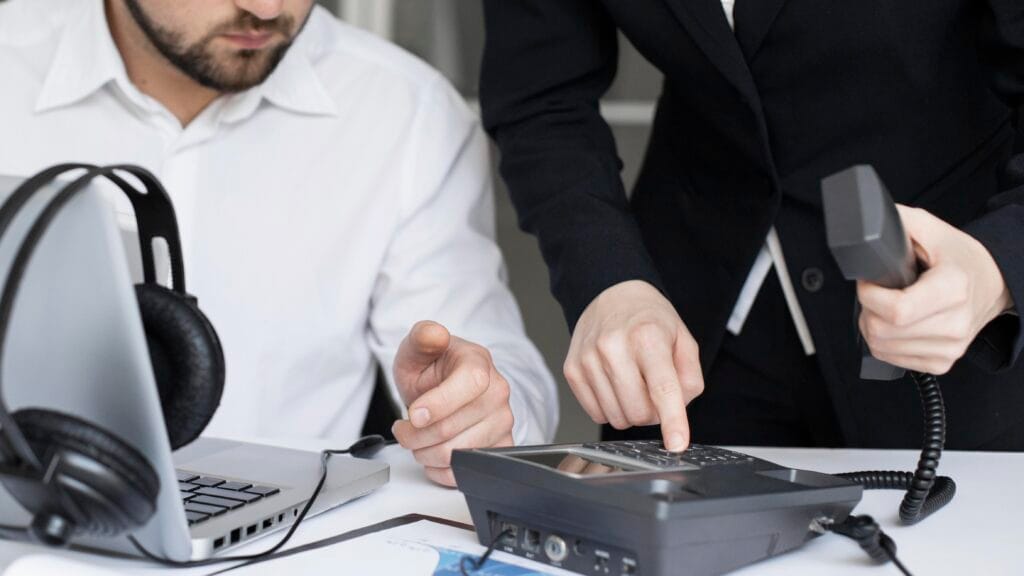 businessman working together office Halkla İlişkiler Sertifikası ile Ne İş Yapılır