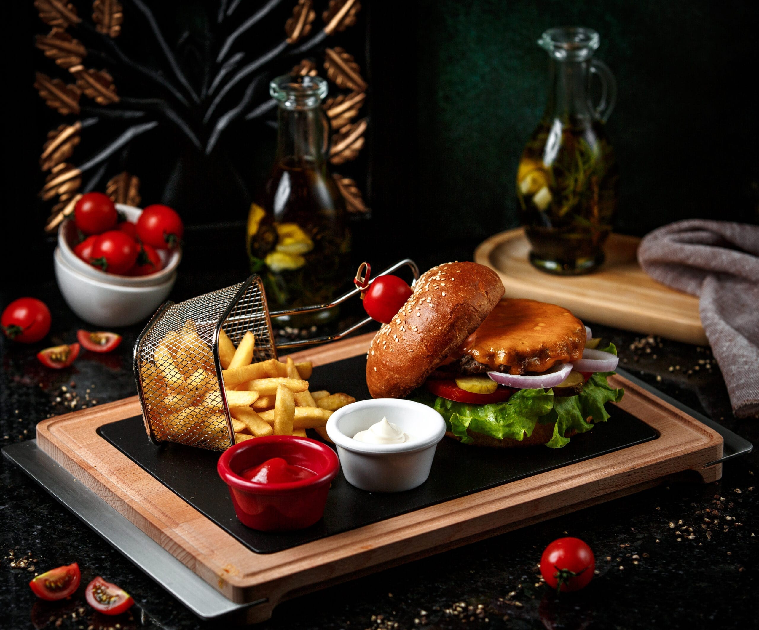 cheeseburger with french fries wooden board scaled Yemek Yeri Açmak İçin Gerekli Belgeler