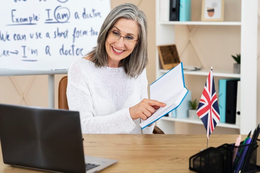 female english teacher doing online lessons 2 İngilizce Sertifikası Nasıl Alınır