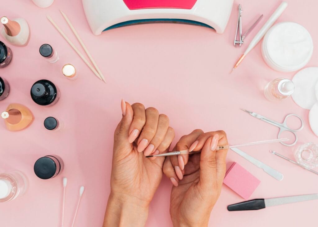 nail hygiene care woman s hand Protez Tırnak Sertifikası Nasıl Alınır