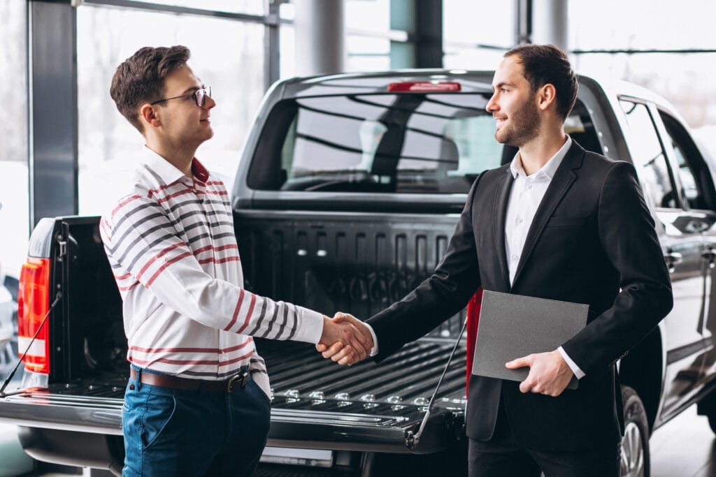 man buying car Galeri Açmak İçin Gerekli Belgeler