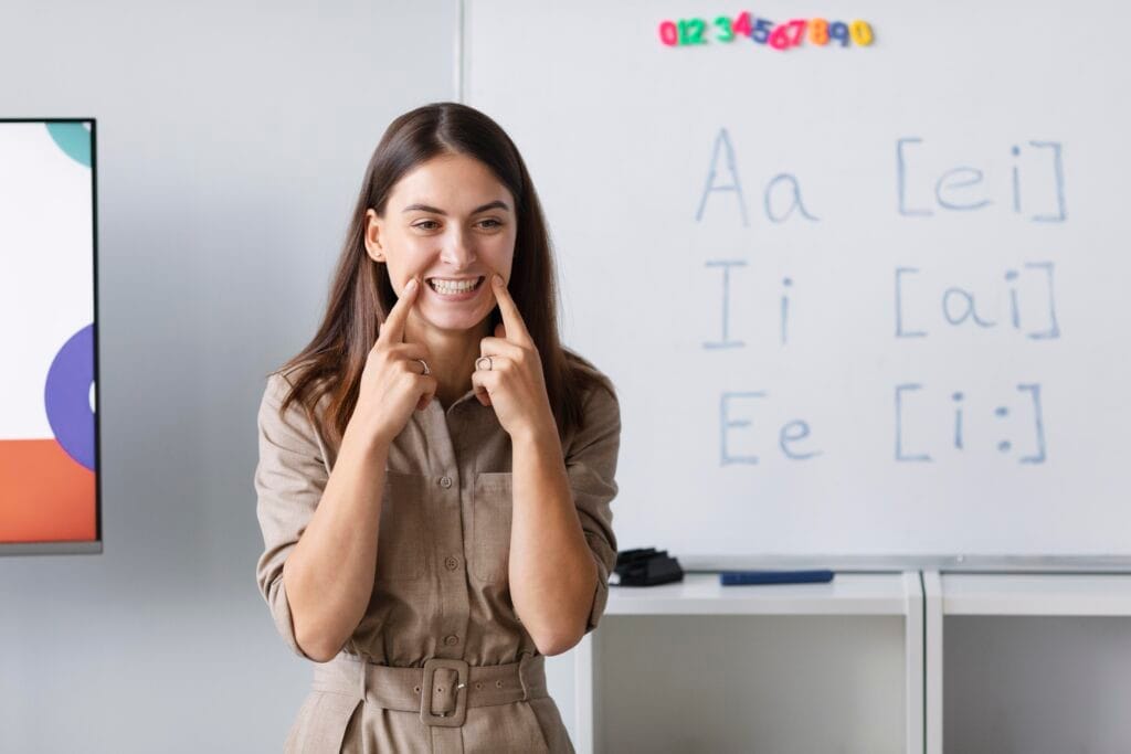 young woman doing speech therapy kids Almanca A1 A2 Eğitim Sertifikası