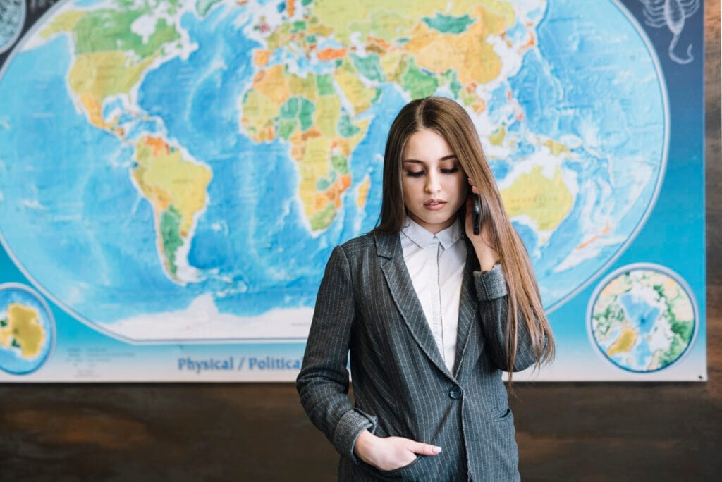 business woman suit talking by phone office Uluslararası Geçerli Sertifika Nedir