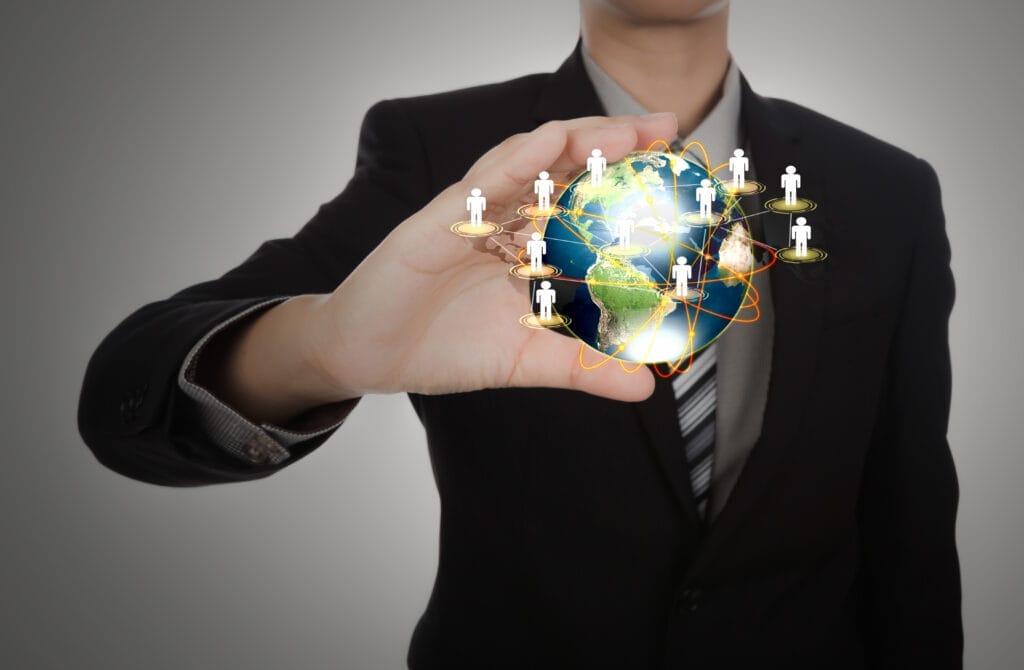 businessman holding planet earth with people symbols Uluslararası Geçerli Sertifika Nedir