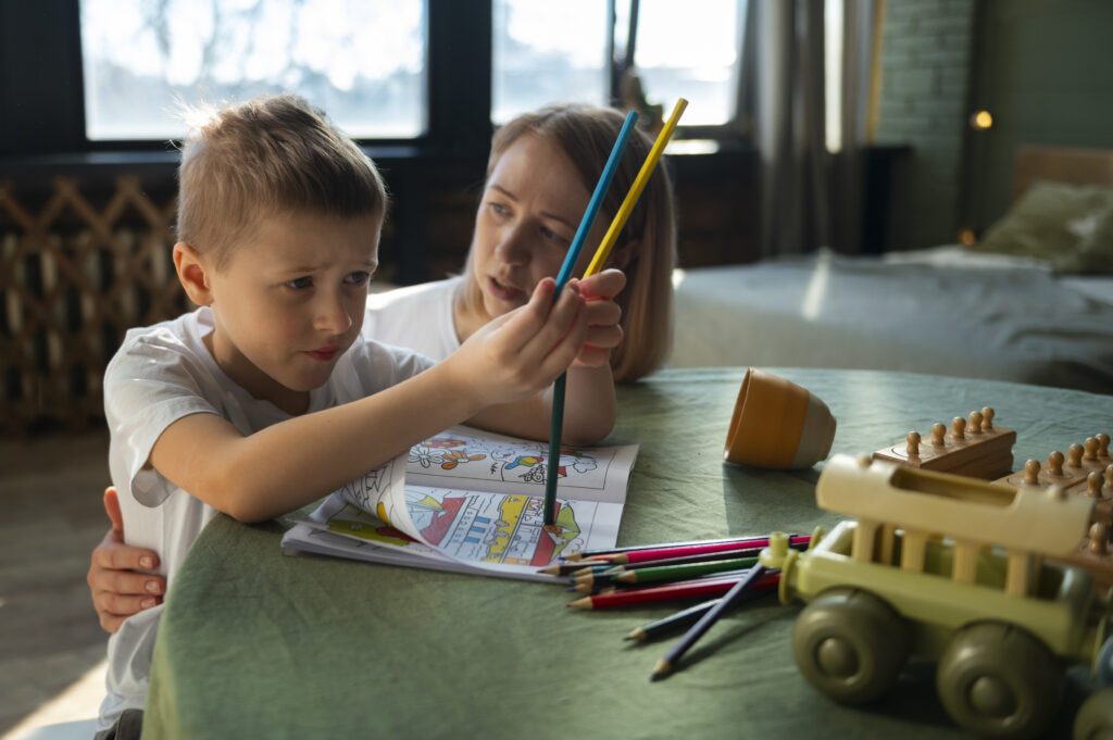 mother educating her autistic son home 1 1024x681 1 Çocuk Gelişimi Belgesi Nereden Alınır
